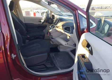 2023 Chrysler Voyager Lx z USA, uszkodzony, nr VIN 2C4RC1CG3PR513255